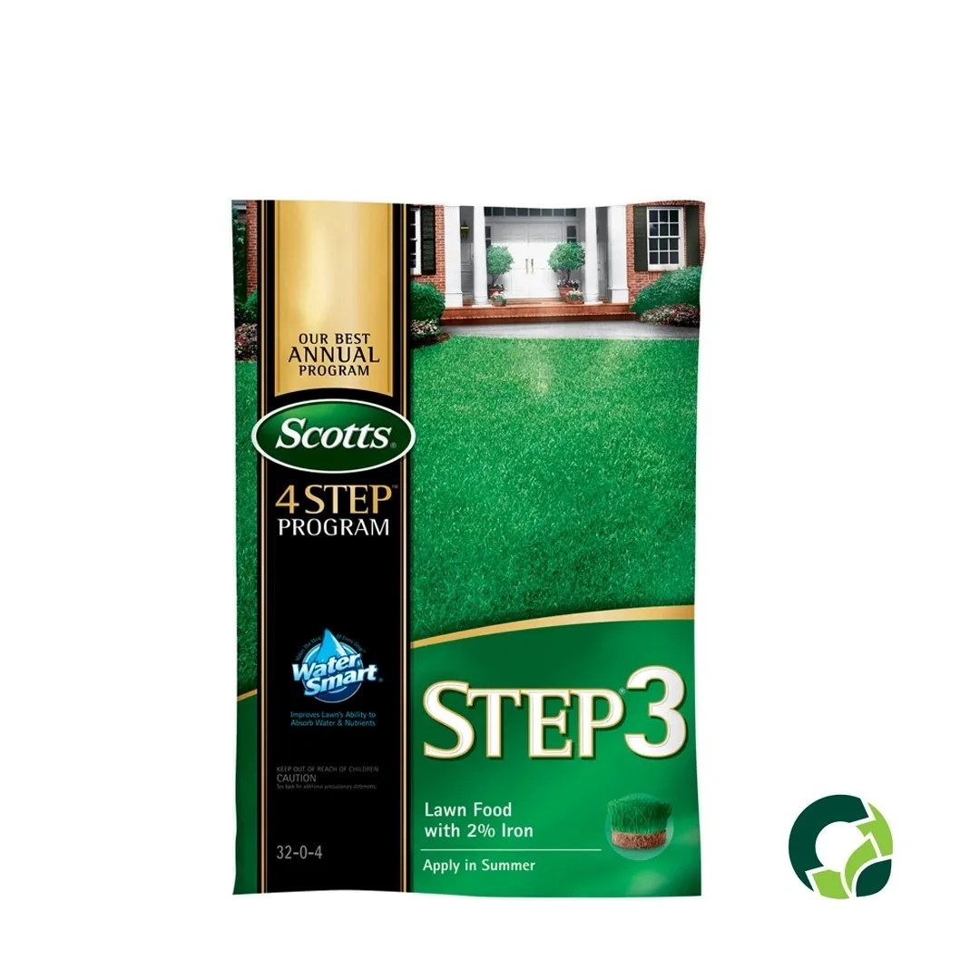 Scotts 4 Step Lawn Care Step 3 fertilizer package for a green lawn.
